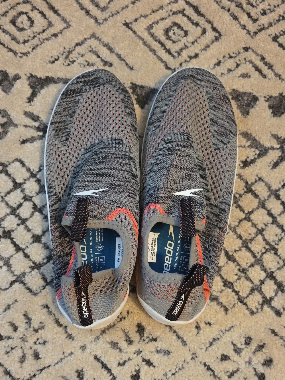 Speedo Gray and Coral Knit Slip-On Water Shoes Size M 7 To 8